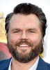 photo Tyler Labine